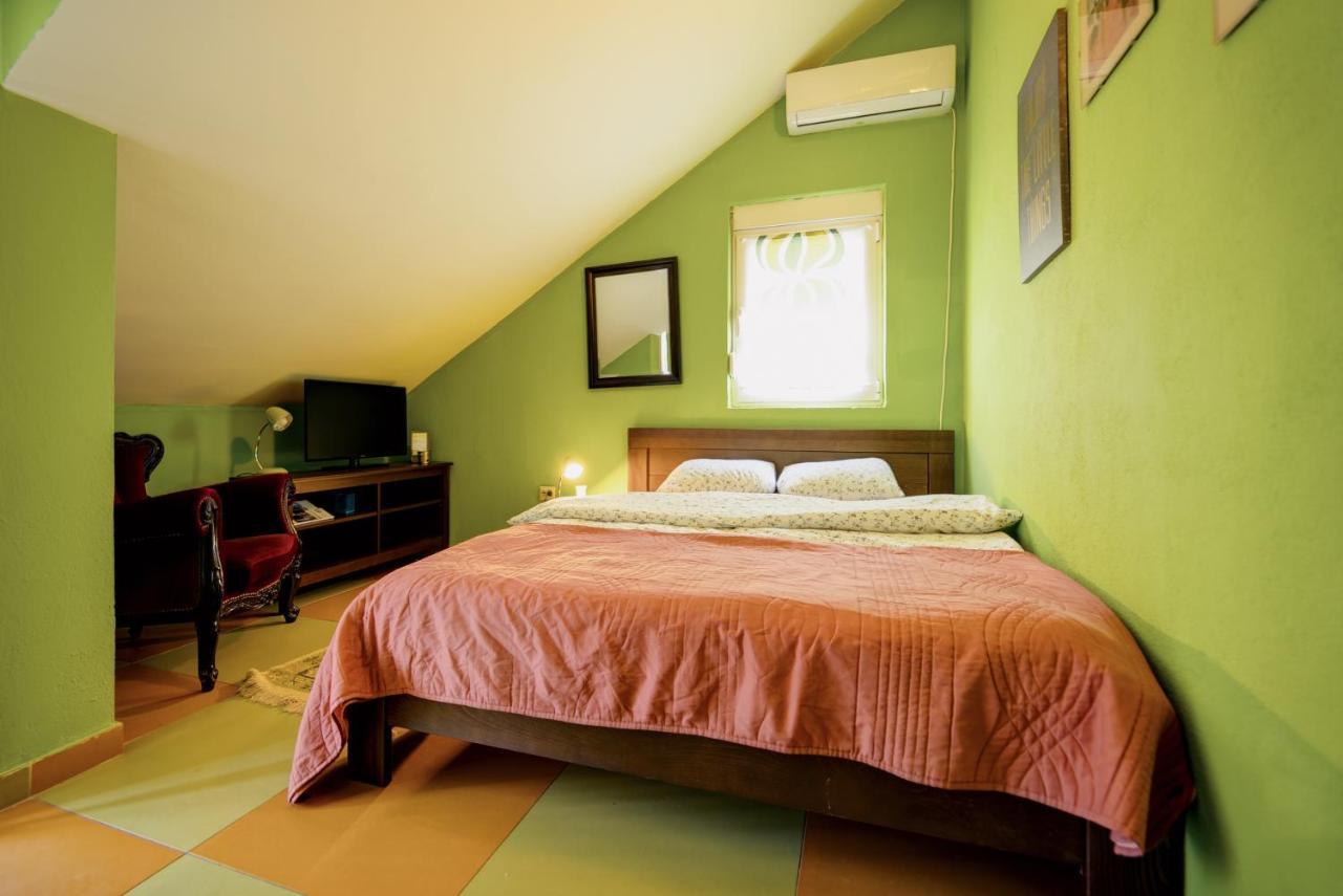 Q Podgorica Beds,Rooms And More Exterior photo