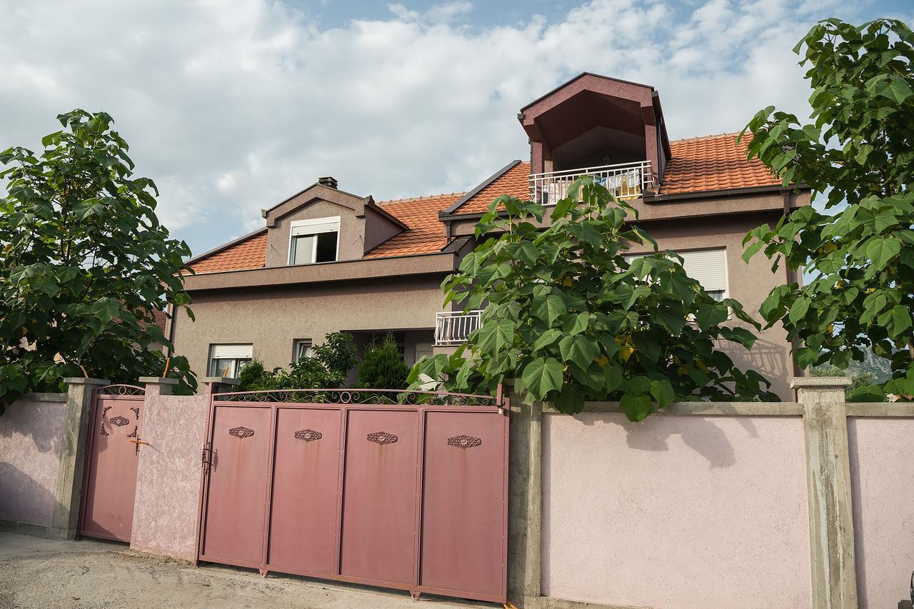 Q Podgorica Beds,Rooms And More Exterior photo